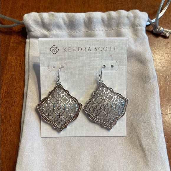Kendra Scott Kirsten Earrings in Silver - Picture 5 of 6